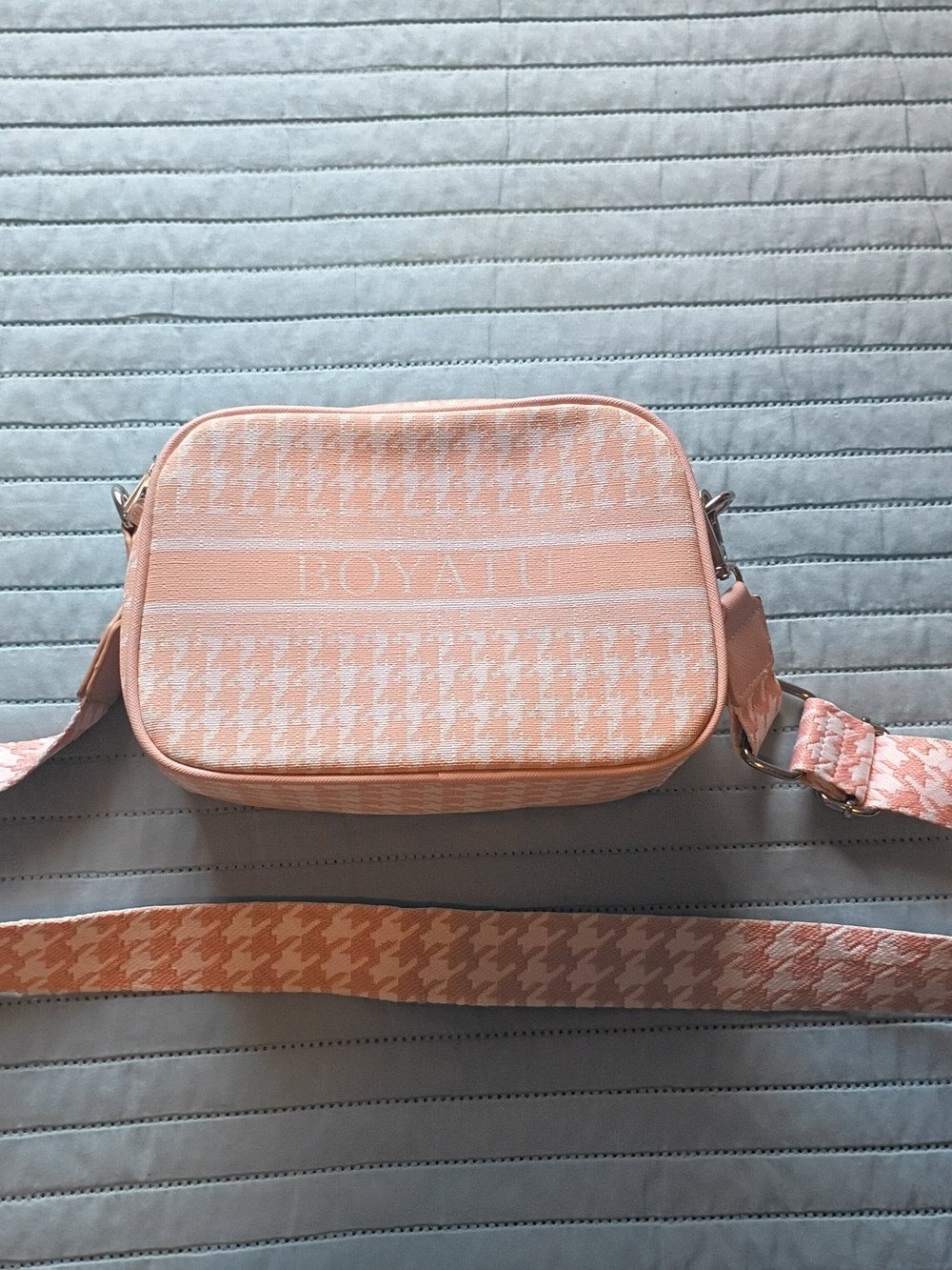 Boyatu Peach Houndstooth Crossbody Bag